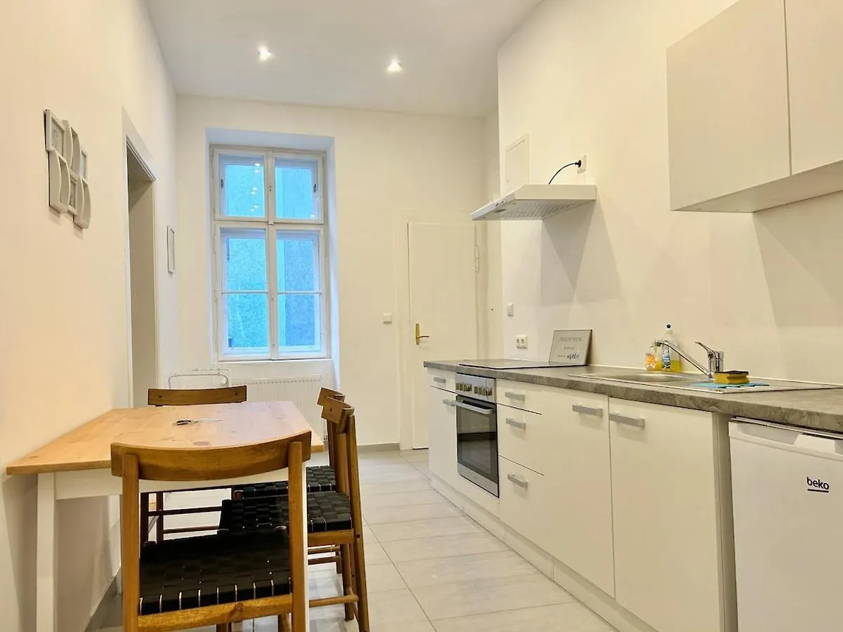 וינה Sunny & Calm Long-Term Apartment With Free Parking