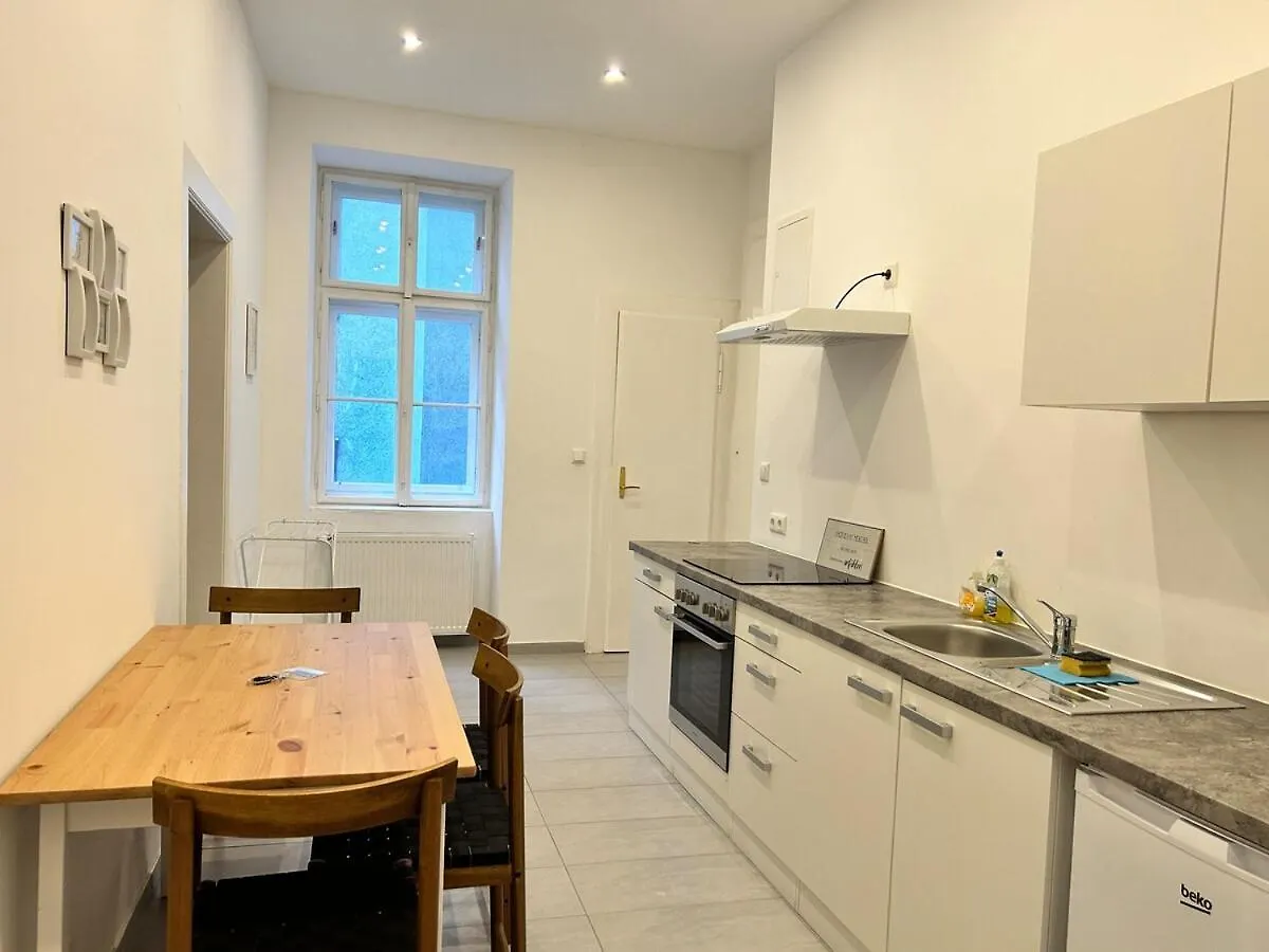 Sunny & Calm Long-Term Apartment With Free Parking Βιέννη